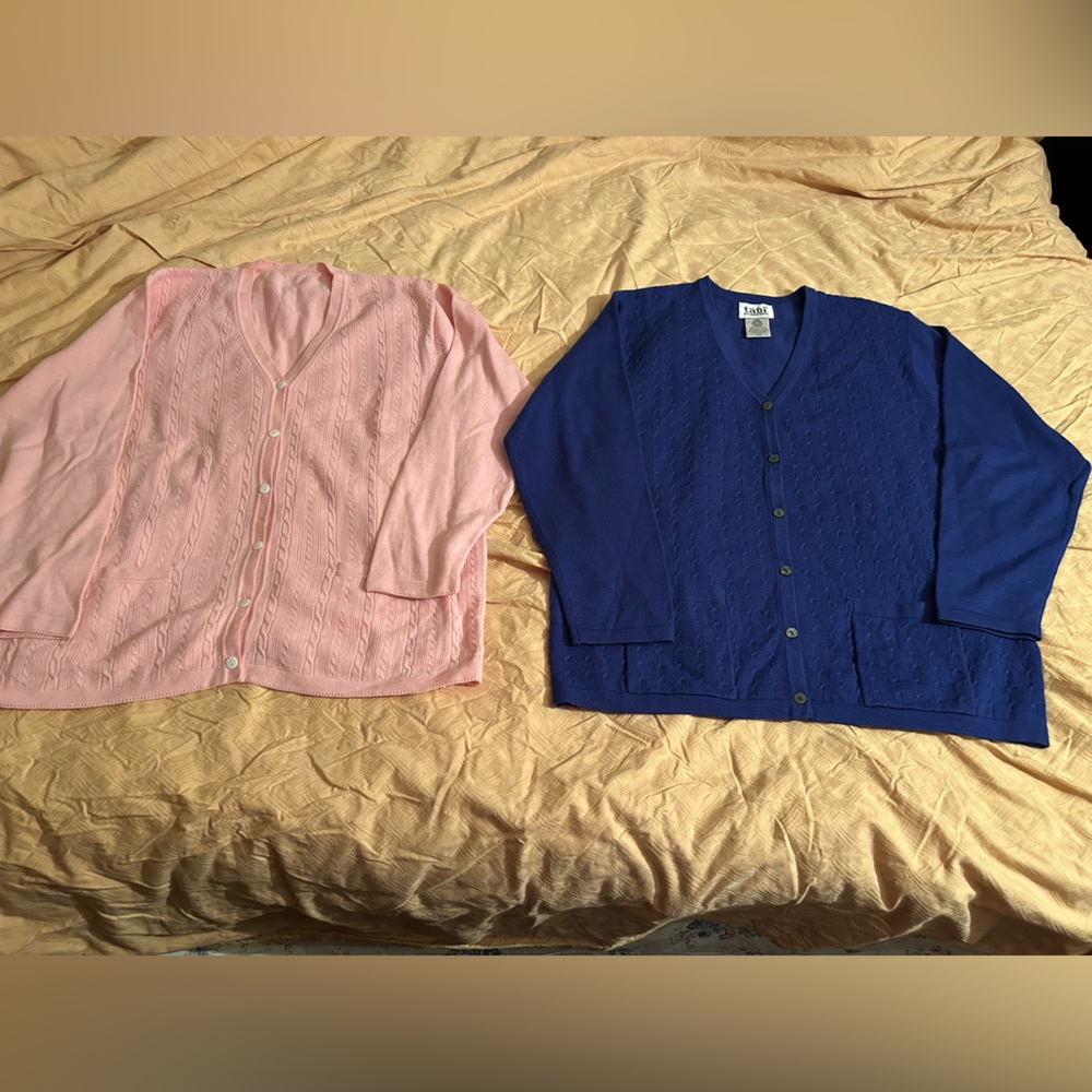 Pair Tabi International Pure New Wool Pink & Royal Blue Women's Large Cardigans